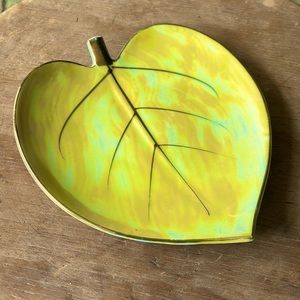 NASCO (National‎ Silver Co.) leaf accent dish